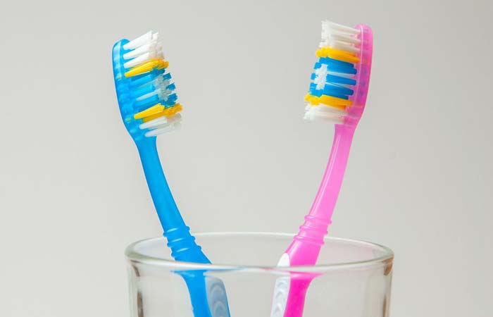 come-pulire-disinfettare-sterilizzare-spazzolino-denti